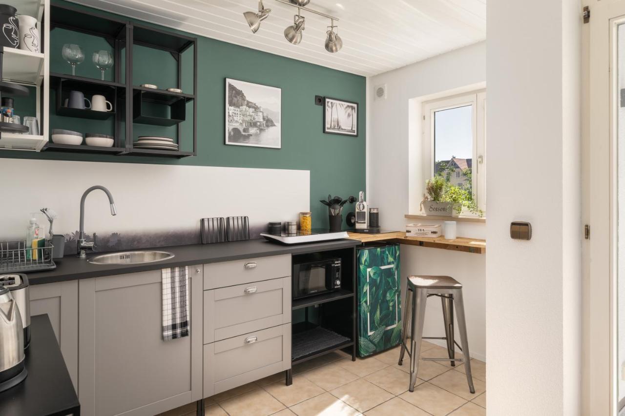 Wohlfuehlwohnung Mit Parkplatz, Zentral, Schnelles Wlan, Bodensee & Schweiz Naehe 징엔 외부 사진