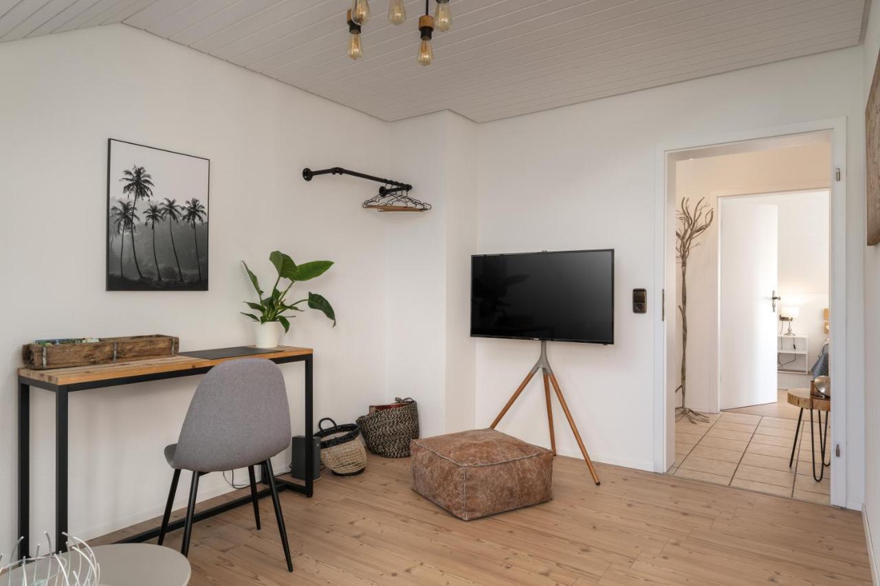 Wohlfuehlwohnung Mit Parkplatz, Zentral, Schnelles Wlan, Bodensee & Schweiz Naehe 징엔 외부 사진